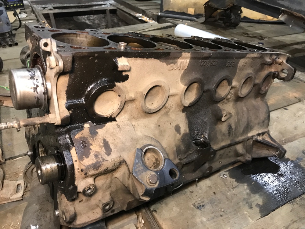 Запчасть m20b25 блок цилиндров BMW E34 1994 седан 2.5 1278921 Б/У M20b25 Блок цилиндров BMW E34 1994 седан 2.5 1278921 Б/У