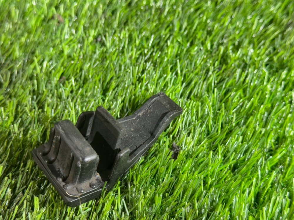 Крепление радиатора E32 1990 Седан 3.5 Крепление радиатора E32 1990 Седан 3.5