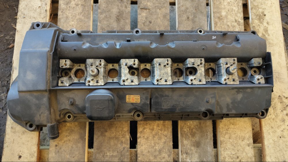 Клапанная крышка Vanos BMW E39 1997 Седан 2.5 1 928 402 937 Б/У