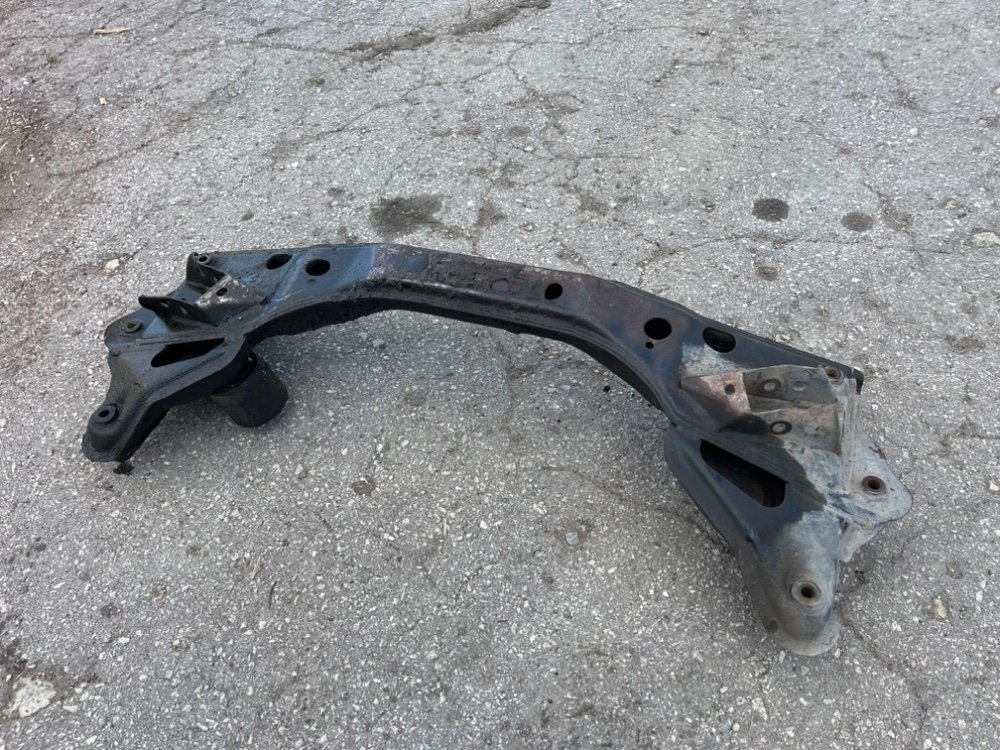 Балка подвески BMW E34 1992 Седан 2.5 31111139660 Б/У
