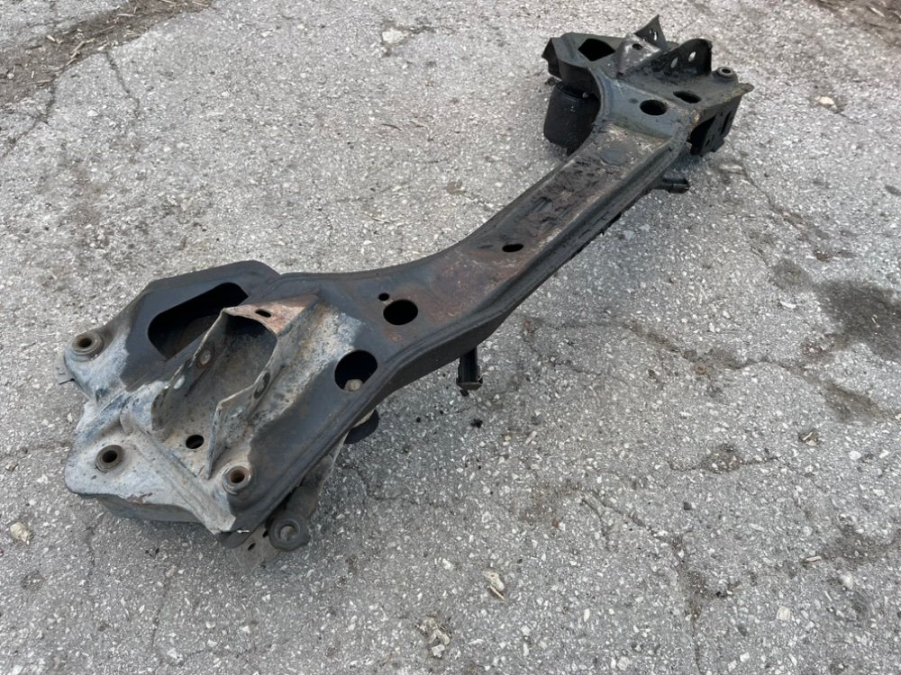 Балка подвески E34 1992 Седан 2.5