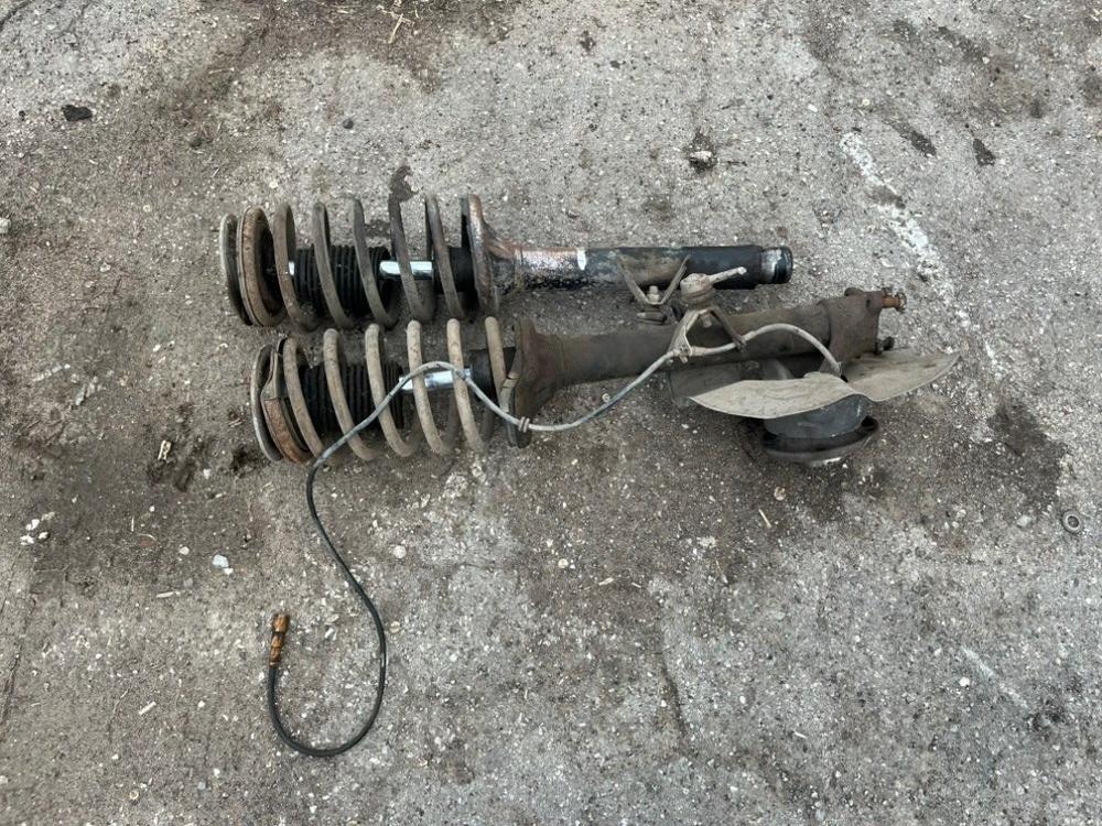 Передние стойки BMW E32 Седан 3.5