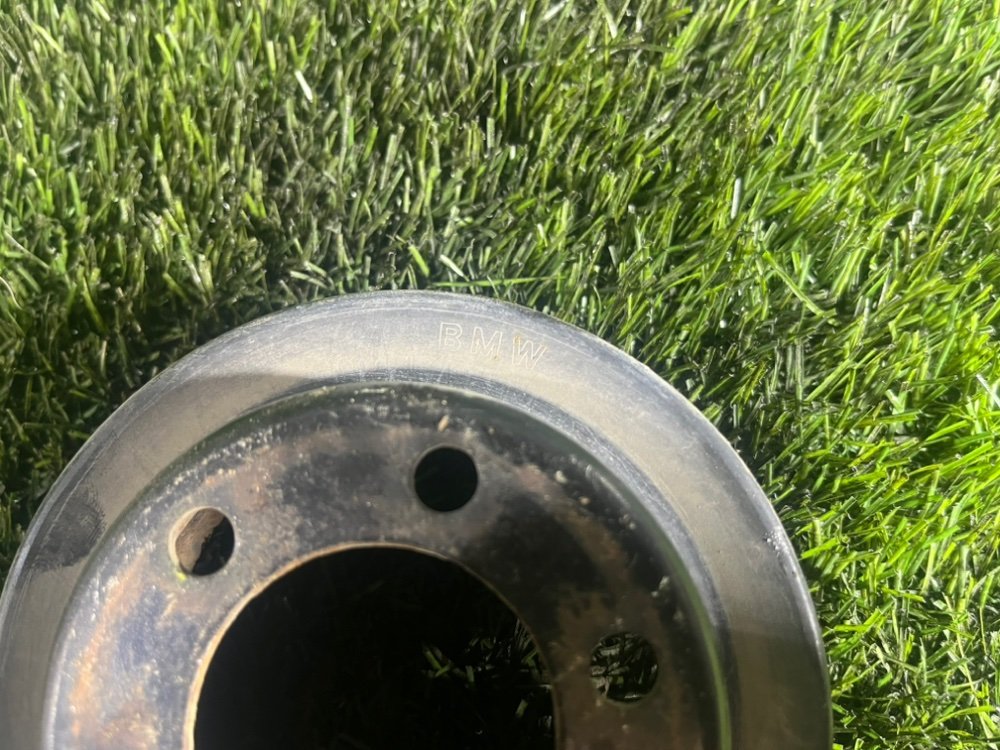 Шкив коленвала BMW E34 Седан 2.0 Шкив коленвала BMW E34 Седан 2.0