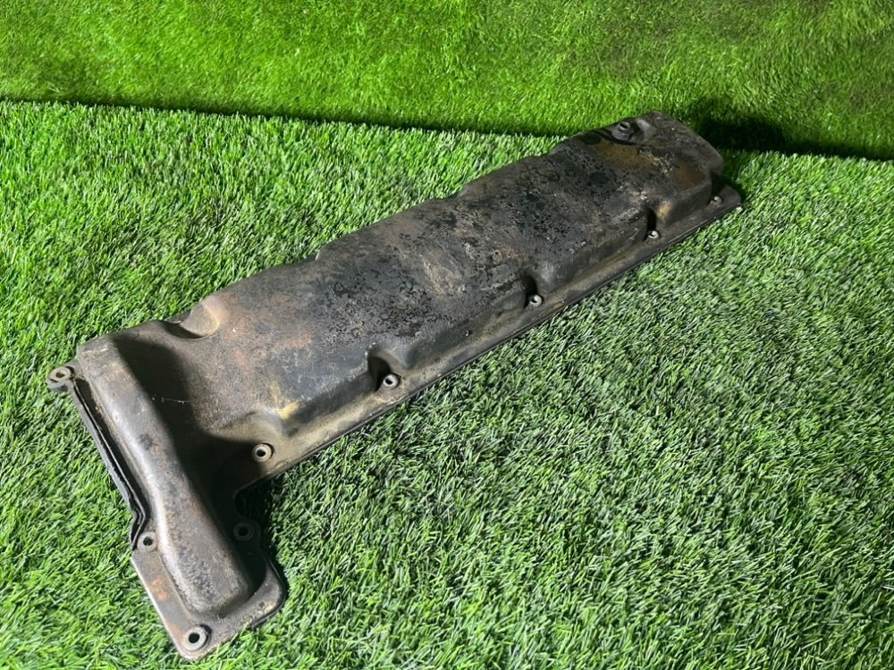 Клапанная крышка m70b50 правая BMW E32 1990 Седан 3.0 17472600 Б/У