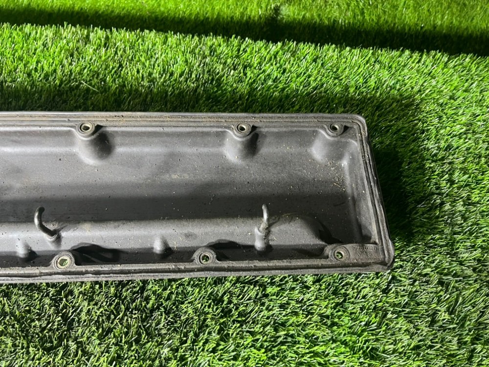 Клапанная крышка m70b50 правая E32 1990 Седан 3.0
