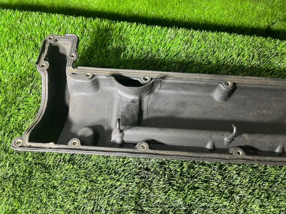 Клапанная крышка m70b50 правая E32 1990 Седан 3.0