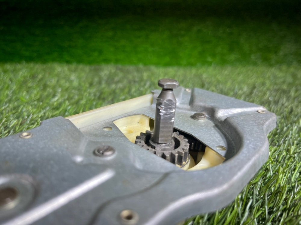 Механический редуктор люка E34 1993 Седан 2.0