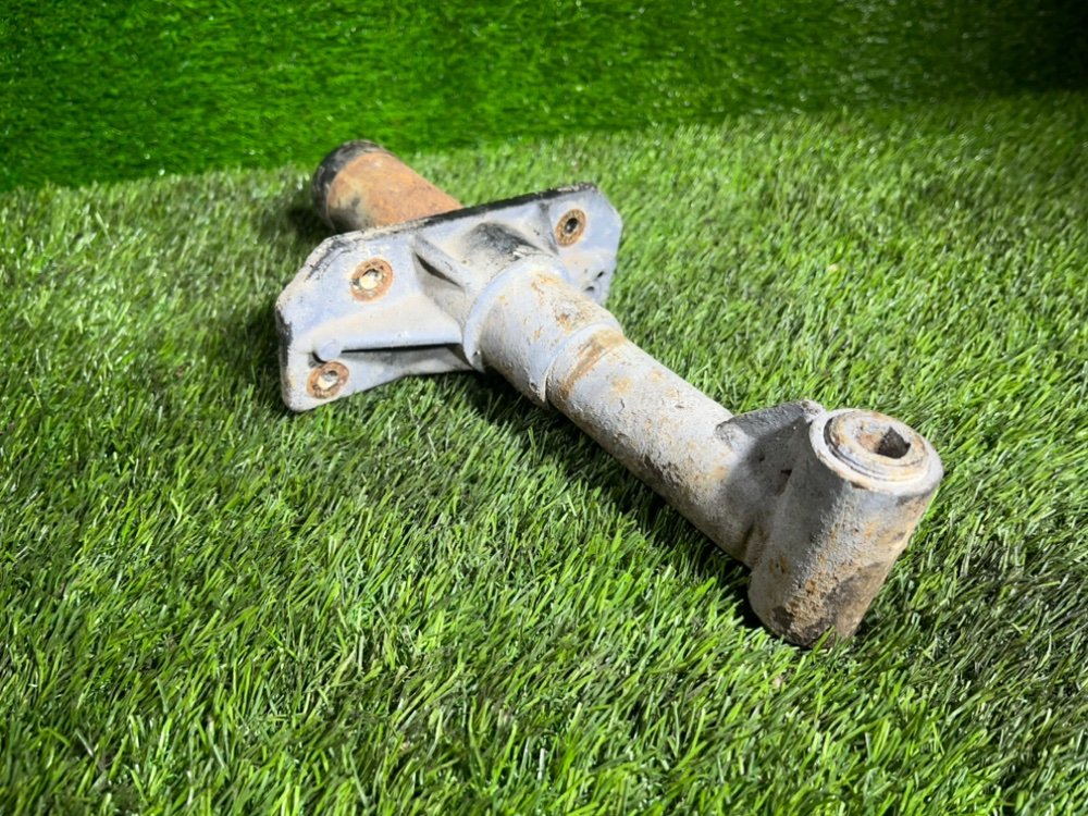 Кронштейн бампера E39 1997 Седан 2.5