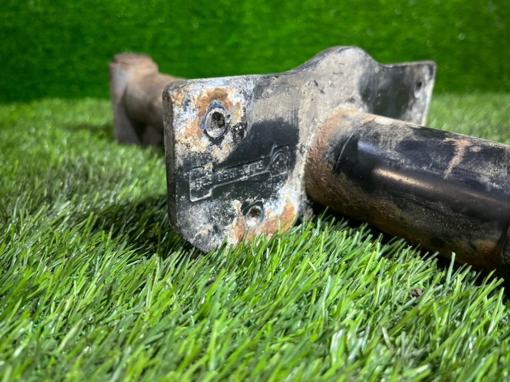 Кронштейн бампера E39 1997 Седан 2.5