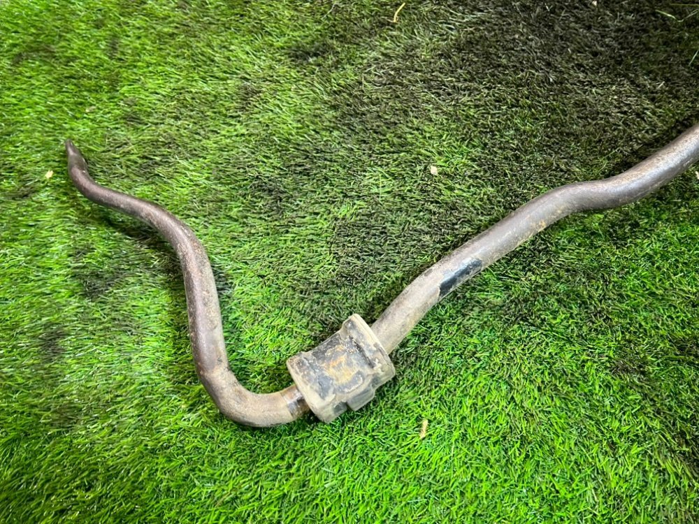 Стабилизатор поперечной устойчивости E34 1992 Седан 2.5 Стабилизатор поперечной устойчивости E34 1992 Седан 2.5