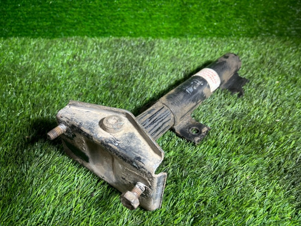 Кронштейн бампера E34 1993 Седан 2.0