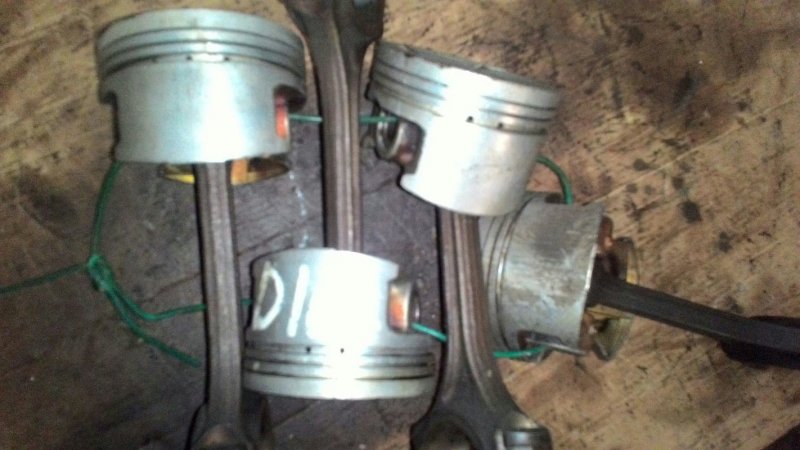 Поршень Honda D16A Поршень Honda D16A