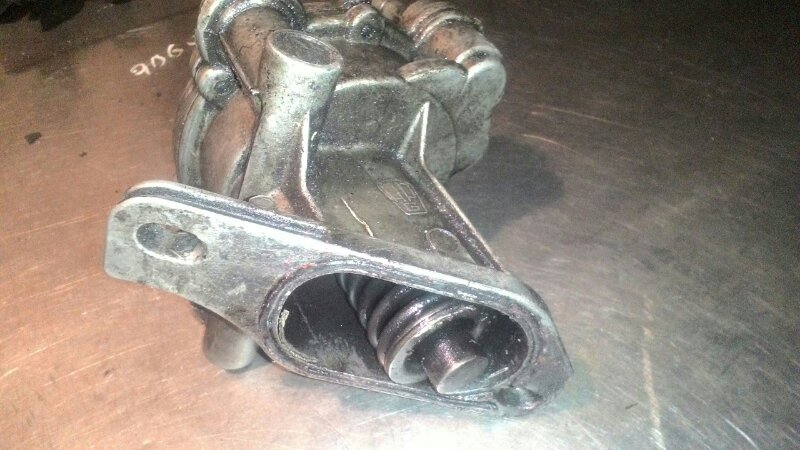 Вакуумный насос Volvo 740 L6 Вакуумный насос Volvo 740 L6