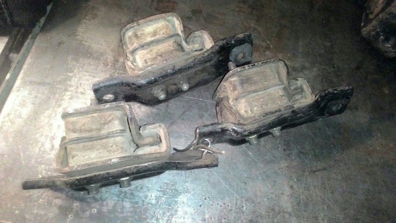 Подушка двигателя Subaru Подушка двигателя Subaru