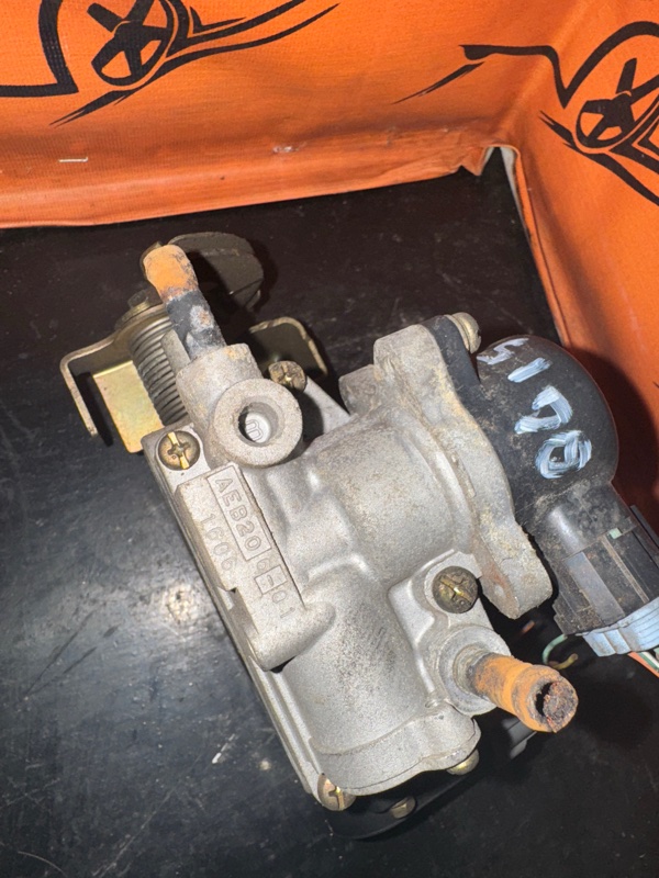 Дроссельная заслонка SUNNY FB15 QG15DE Дроссельная заслонка SUNNY FB15 QG15DE