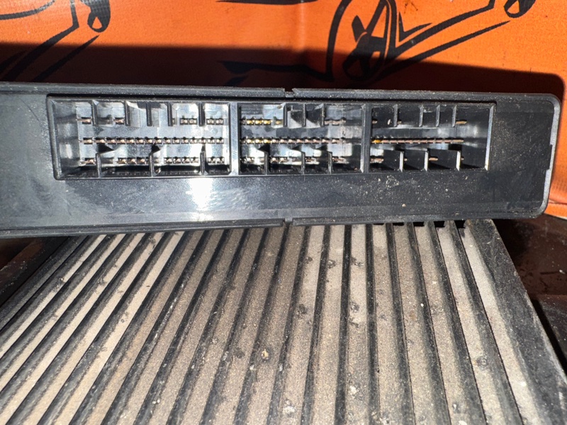 Блок управления двигателем PAJERO IO H77W 4G94
