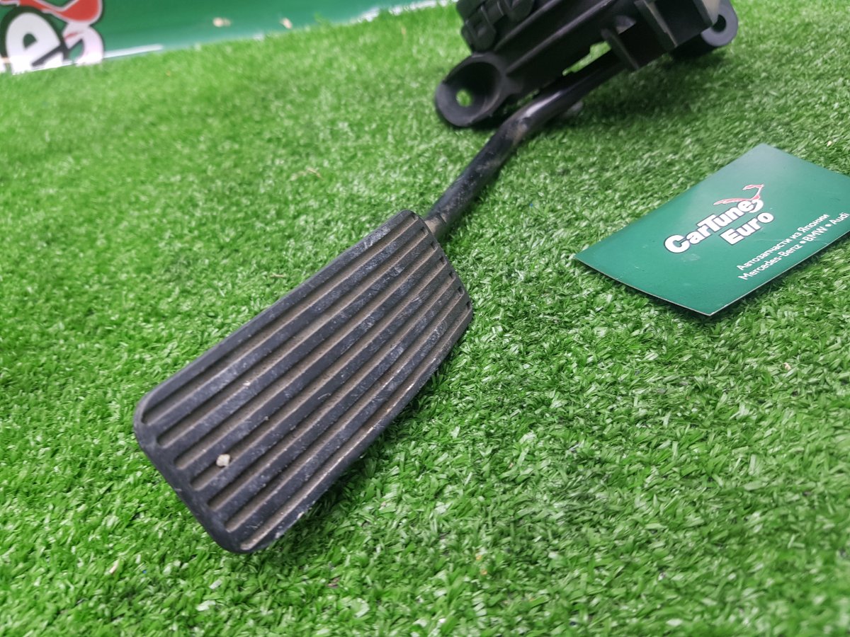 Педаль газа 2008 9-3 B207R