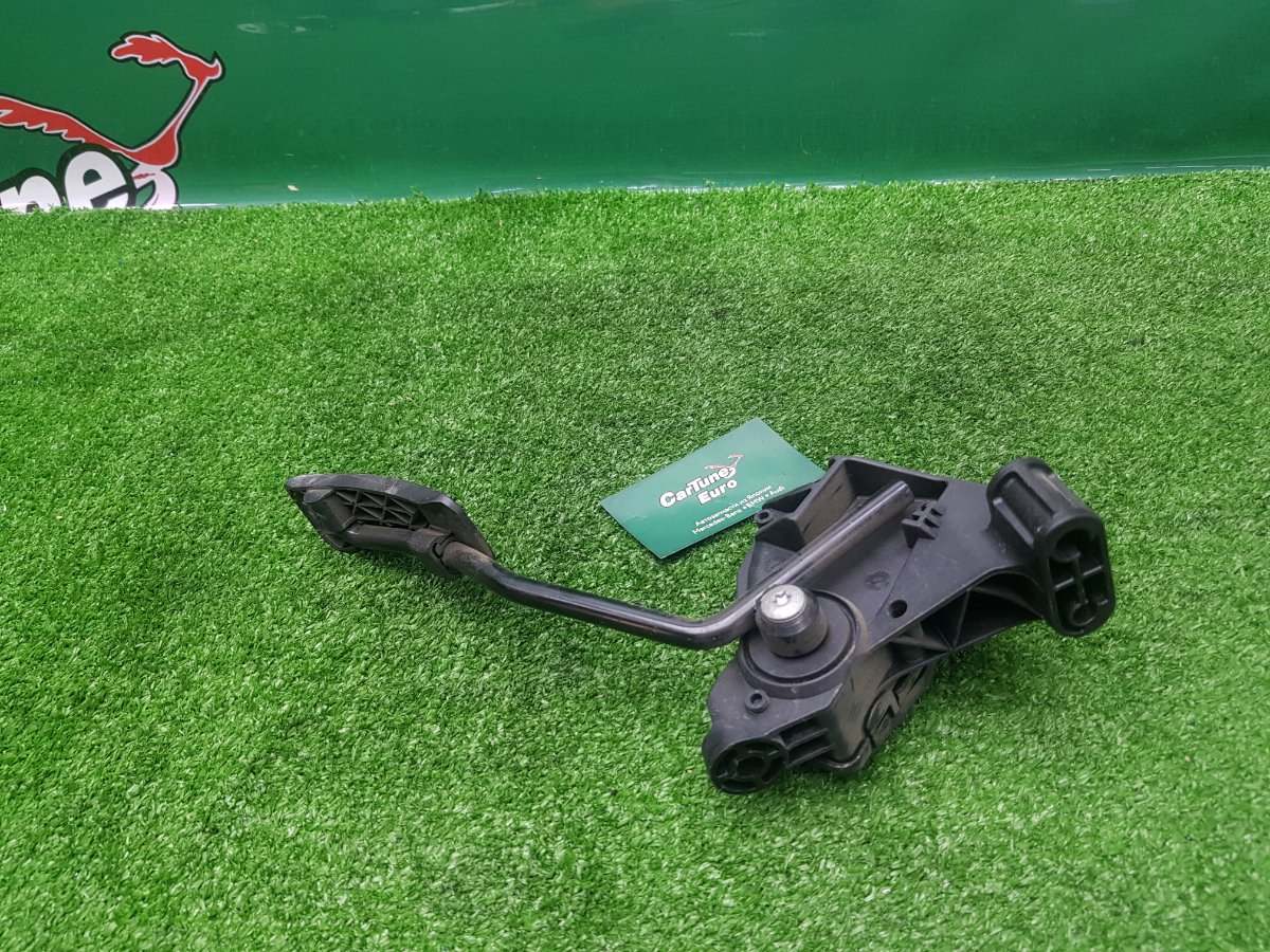 Педаль газа 2008 9-3 B207R