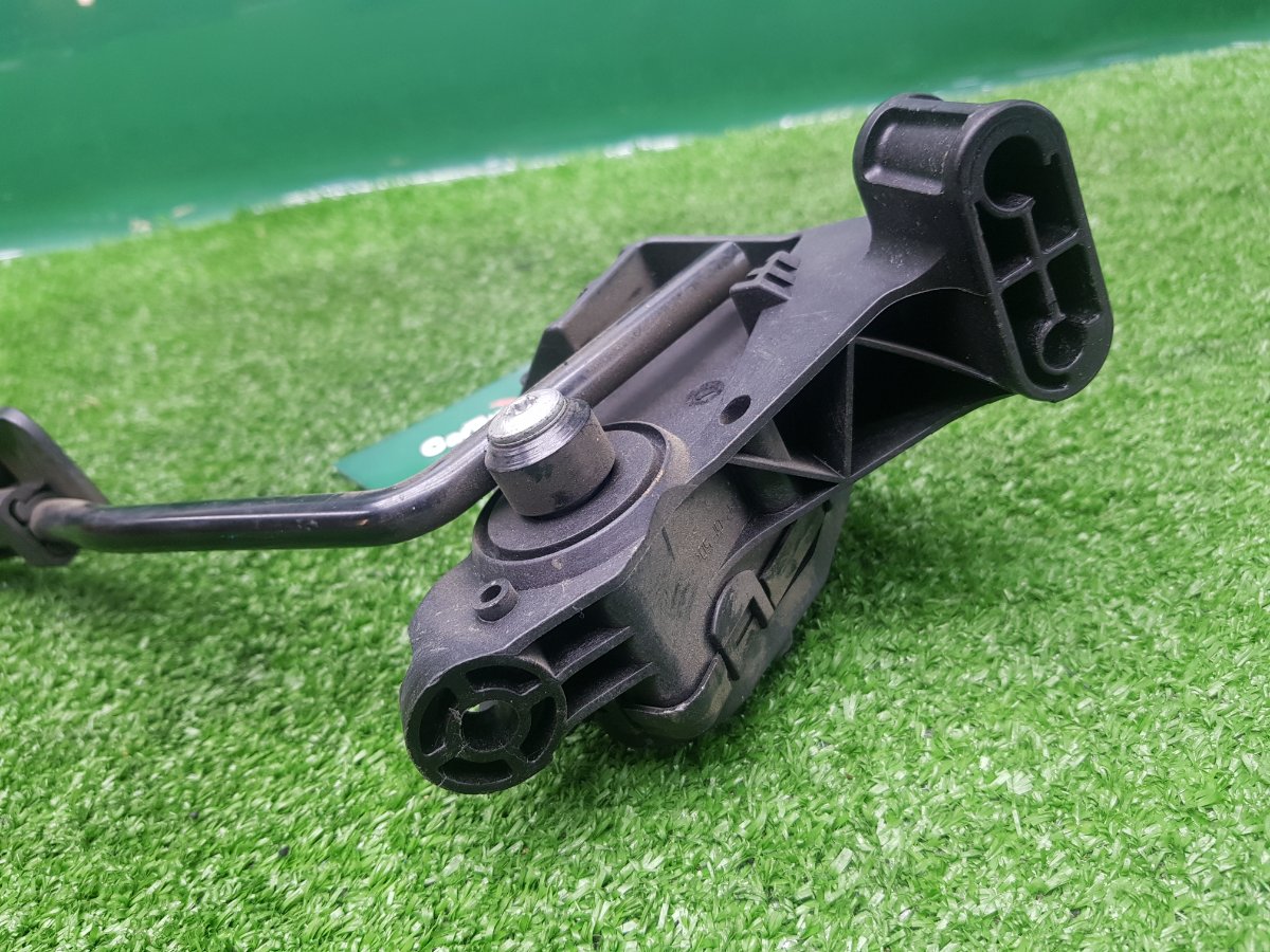 Педаль газа 2008 9-3 B207R