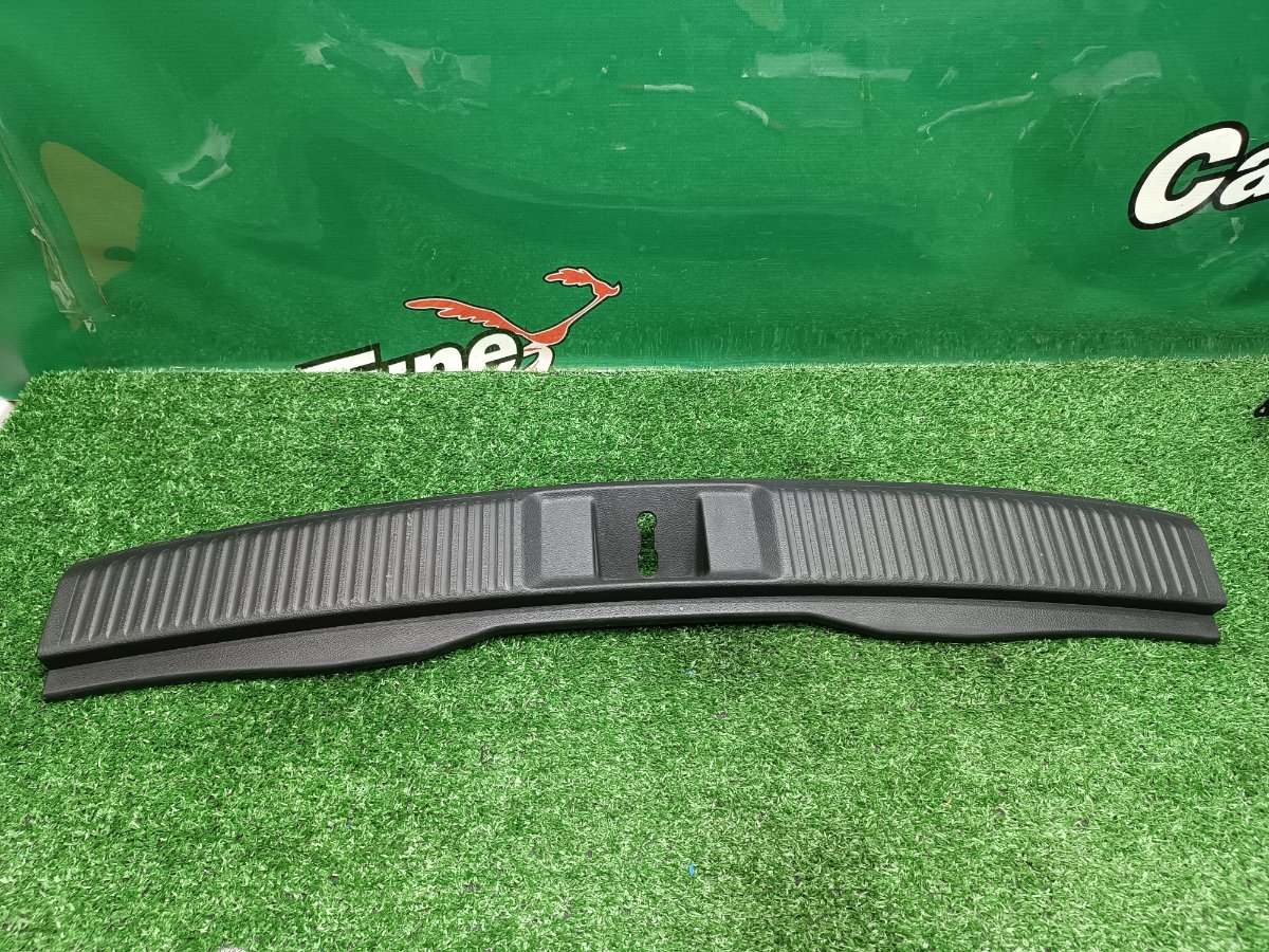 Накладка багажника Subaru Levorg 2014 VMG 16E 95073VA000 контрактная