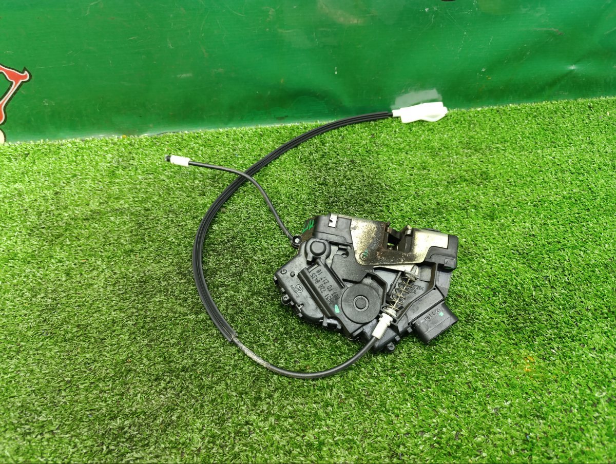 Замок двери передний правый Fortwo 2010 W451 M132.910