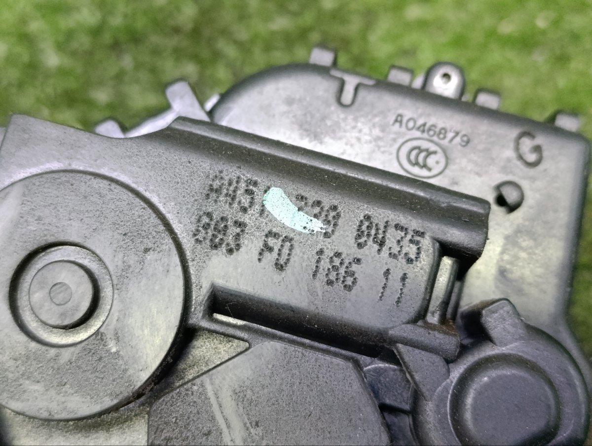 Замок двери передний правый Fortwo BRABUS 2011 W451 M132.930