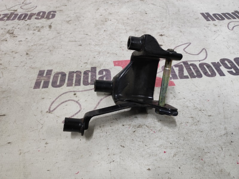 Кронштейн правый Honda HR-V GH4 D16W1