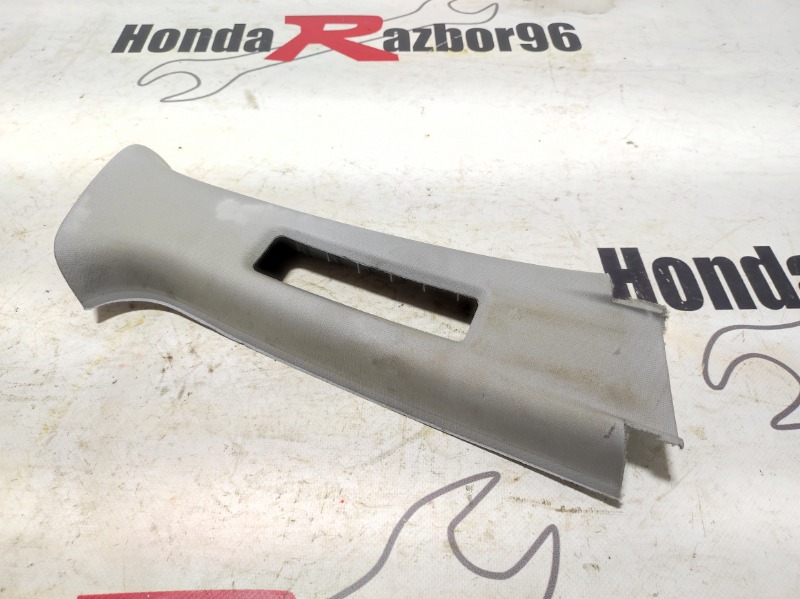 Накладка центральной стойки правая Honda Accord 2005 7 cl9 K24A3 84111SEAN82ZA контрактная