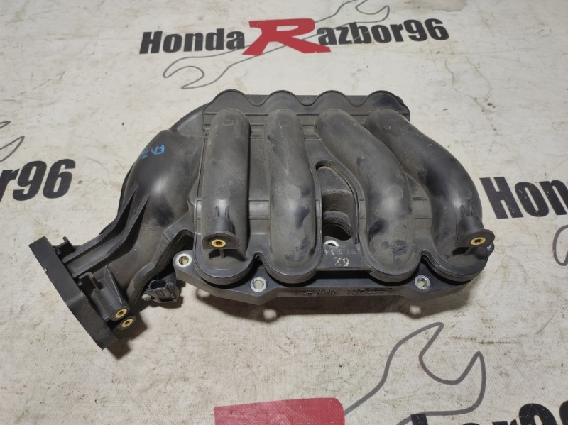 Коллектор впускной Honda Civic 4D FD3 LDA2