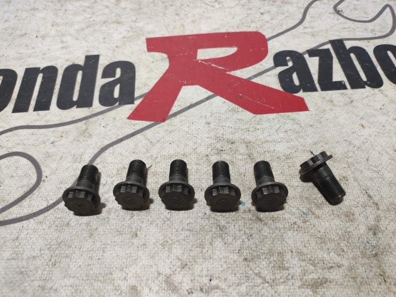 Болт маховика Honda Civic 4D FD3 LDA2