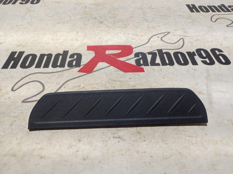 Накладка на порог задняя левая Honda Civic 2011 5D 8 FK R18A2 84262SMGE01ZA контрактная