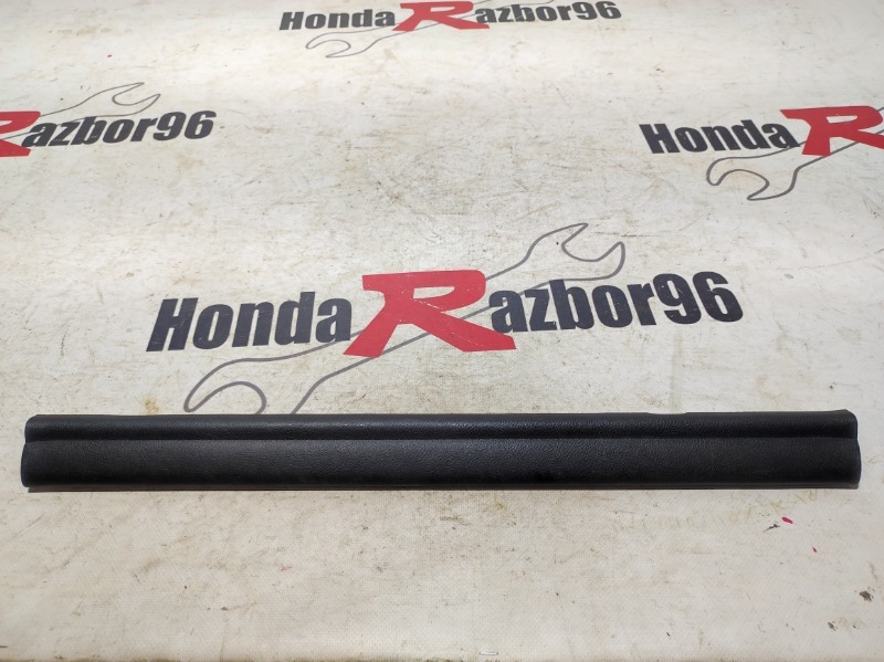 Накладка на порог передняя левая Honda Civic 2011 5D 8 FK R18A2 84251SMGE02ZA контрактная