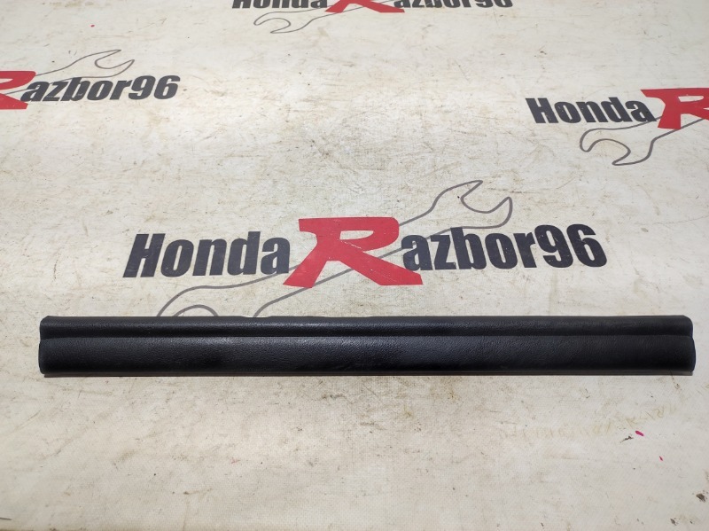 Накладка на порог передняя правая Honda Civic 2011 5D 8 FK R18A2 84201SMGE02ZA контрактная