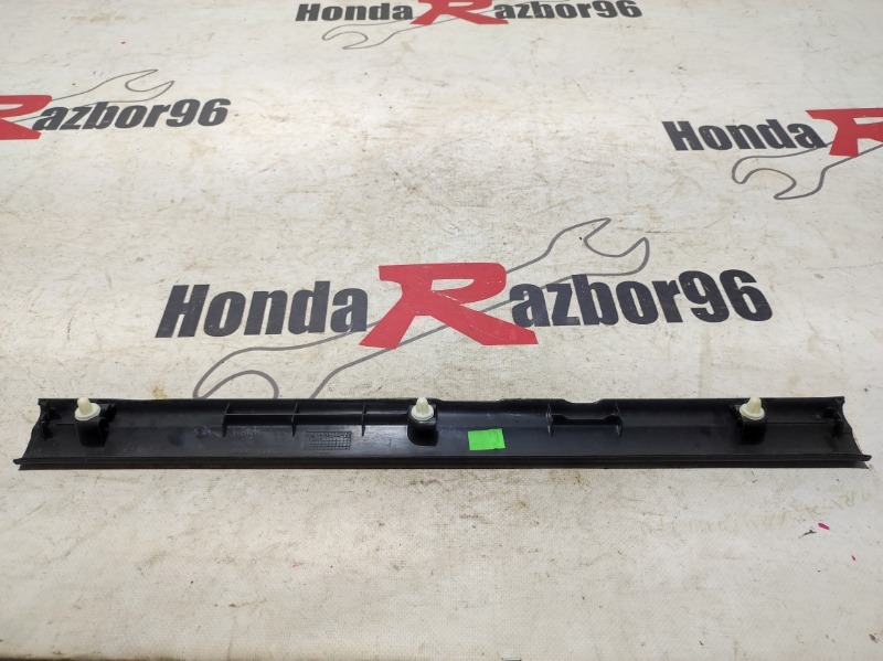 Накладка на порог передняя правая Civic 2011 5D 8 FK R18A2
