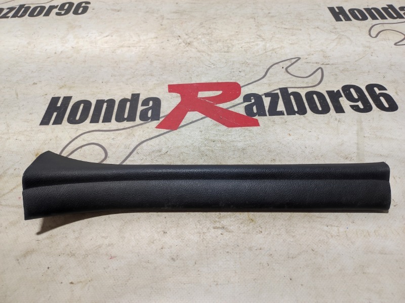 Накладка на порог задняя правая Honda Civic 2011 5D 8 FK R18A2 84211SMGE02ZA контрактная
