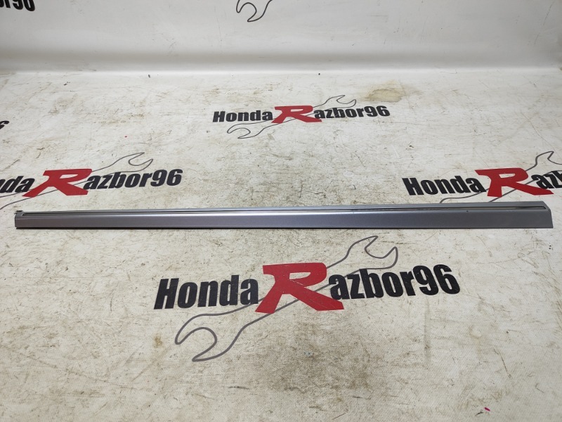 Молдинг на дверь передний левый Honda Civic 2008 4D FD3 LDA2 75322SNBT01ZH контрактная