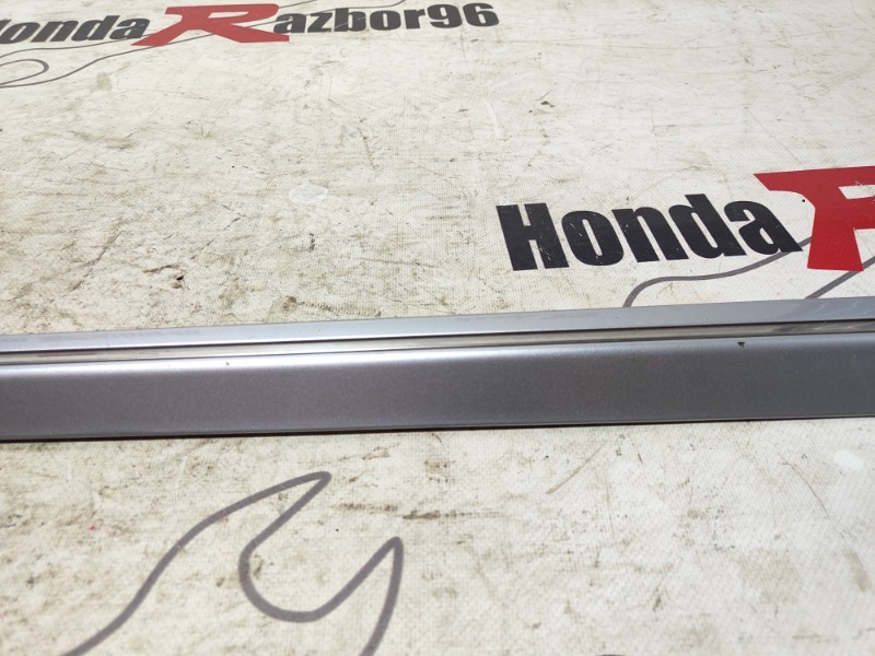 Молдинг на дверь передний левый Honda Civic 4D FD3 LDA2