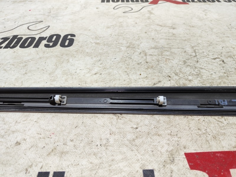 Молдинг на дверь передний левый Civic 2008 4D FD3 LDA2