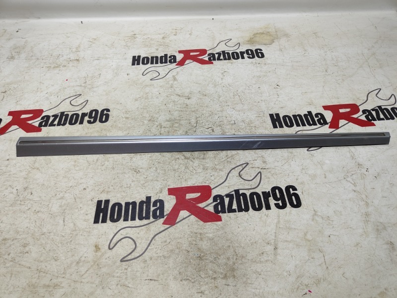 Запчасть молдинг на дверь передний правый Honda Civic 2008 4D FD3 LDA2 75302SNBT01ZH контрактная Молдинг на дверь передний правый Honda Civic 2008 4D FD3 LDA2 75302SNBT01ZH контрактная