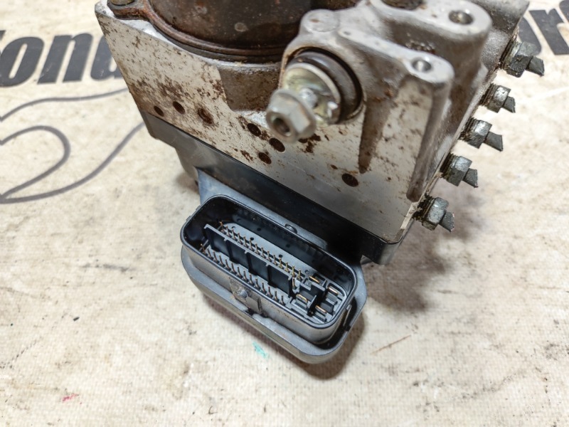 Блок abs RAV4 2007 XA30 1AZ-FE