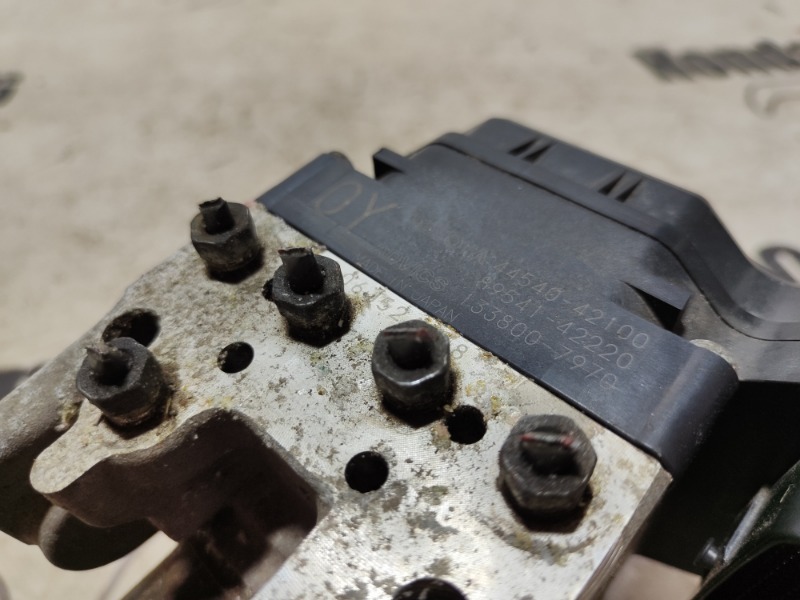 Блок abs RAV4 2007 XA30 1AZ-FE