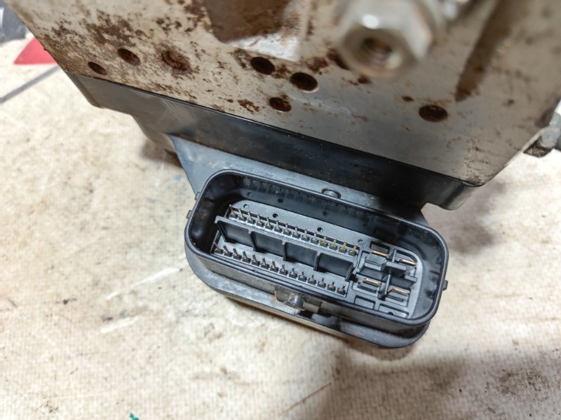 Блок abs RAV4 2007 XA30 1AZ-FE