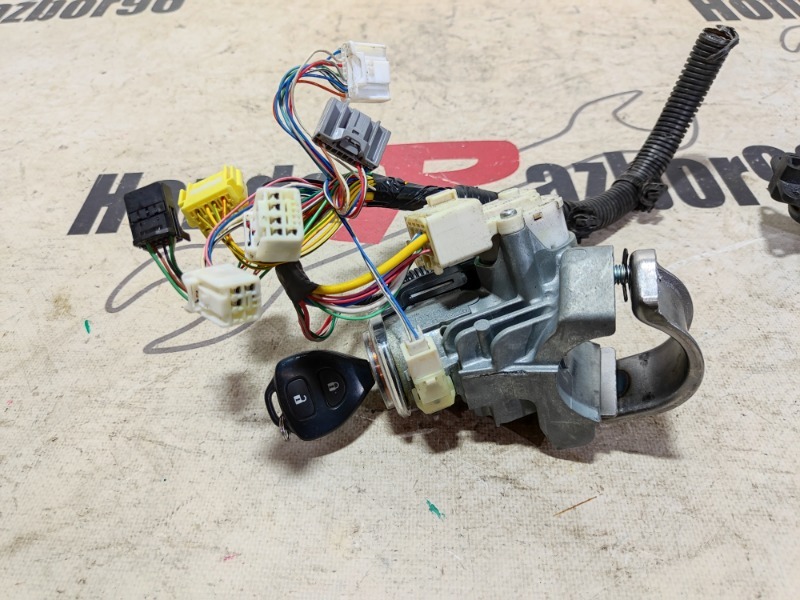 Замок зажигания RAV4 2007 XA30 1AZ-FE