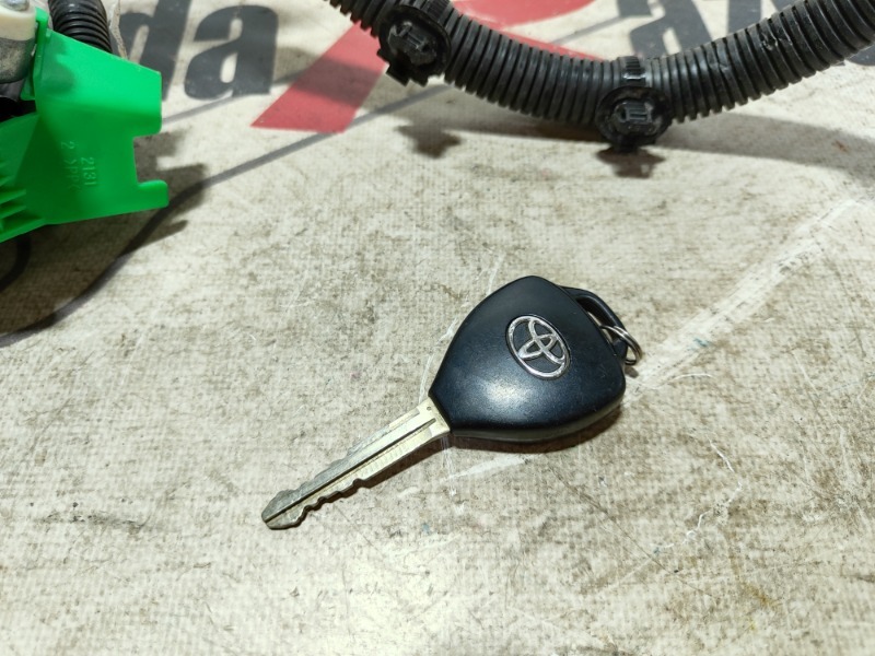 Замок зажигания RAV4 2007 XA30 1AZ-FE