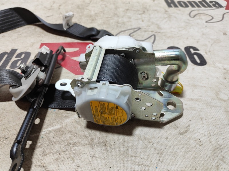 Ремень безопасности передний левый RAV4 2007 XA30 1AZ-FE