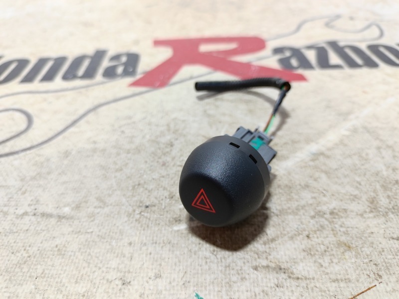 Кнопка аварийной сигнализации Toyota RAV4 2007 XA30 1AZ-FE 8433242020 контрактная