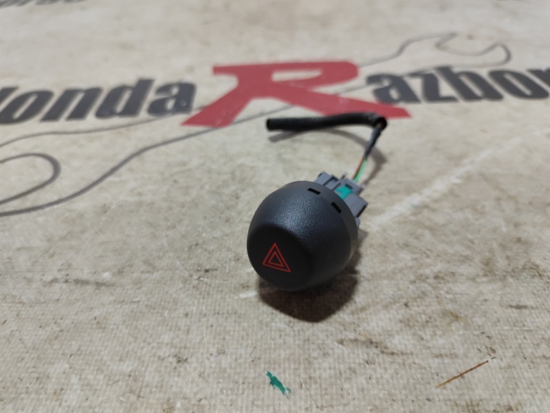 Кнопка аварийной сигнализации RAV4 2007 XA30 1AZ-FE