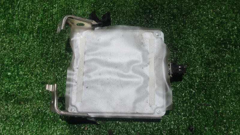 Блок управления двигателем Corolla E120 Блок управления двигателем Corolla E120