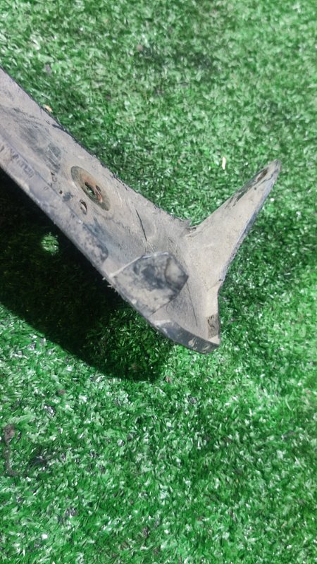 Брызговик передний левый Corolla E120