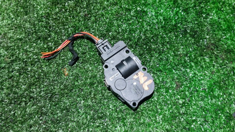 Моторчик заслонки печки M-Class ML W164